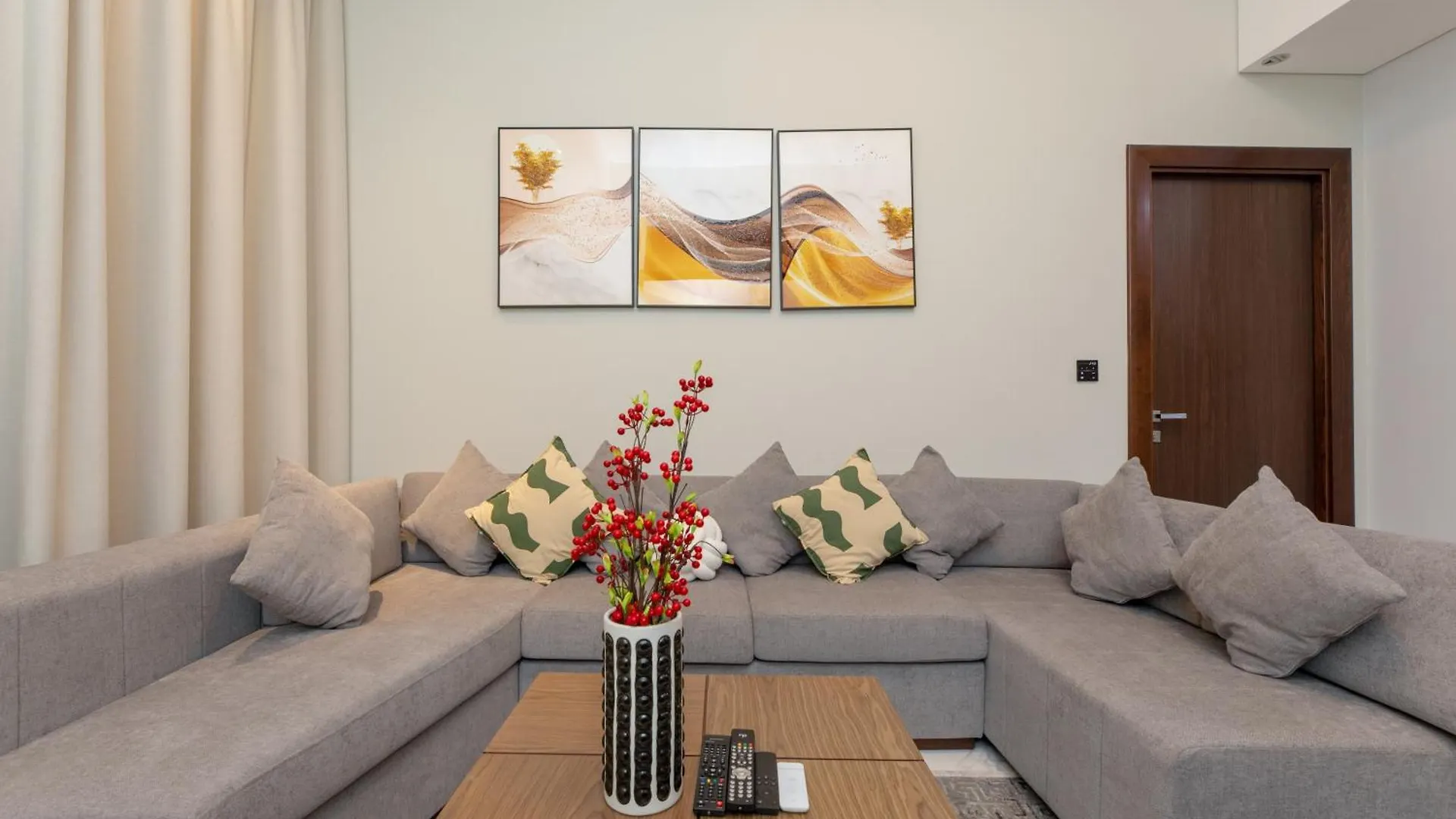 Simply Comfort In J One Tower Dubai