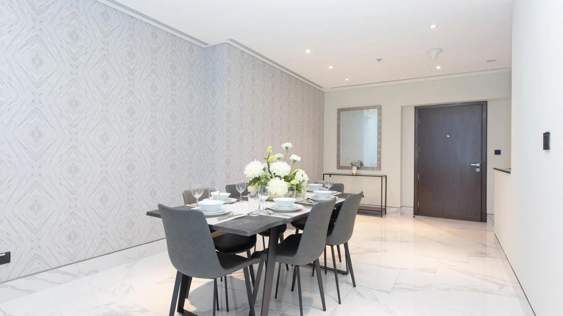 Simply Comfort In J One Tower Dubai