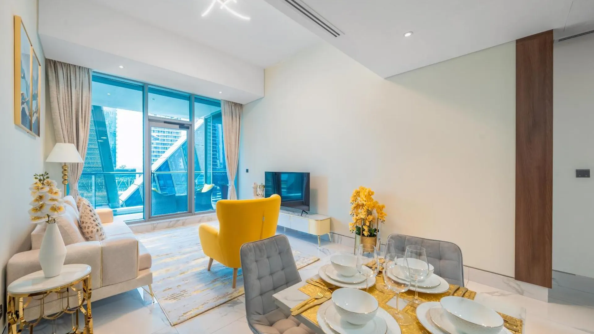 Simply Comfort In J One Tower Dubai Apartment